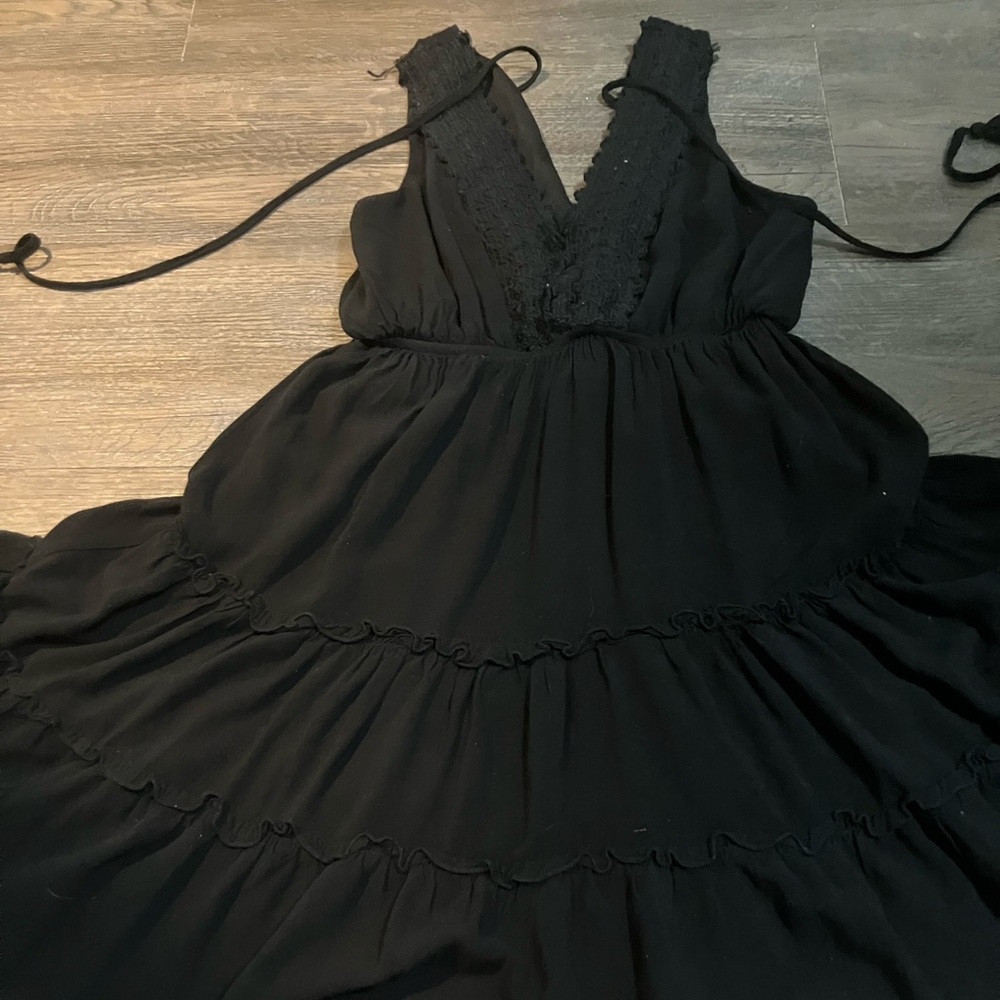 Elegant Black Sleeveless Dress